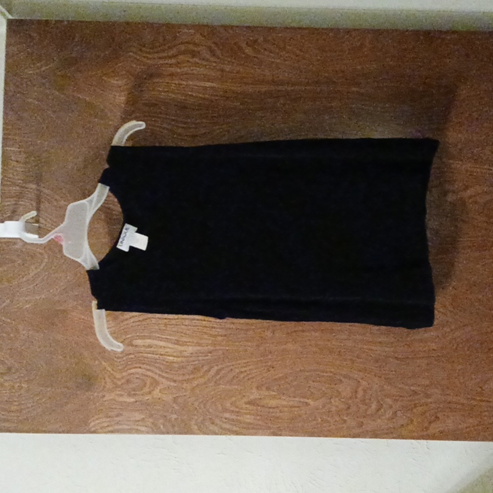 Unique by V Virella women's M silky black cami/shell, perfect for travel